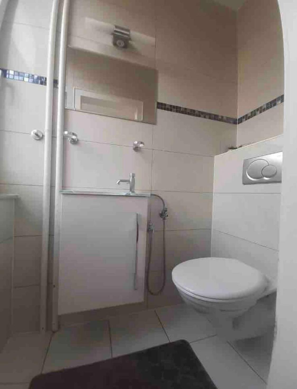 Messe Airport Elegant Homestay *